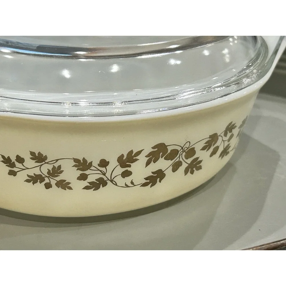 Pyrex Golden Acorn Casserole Dish #043 w Lid 1.5 Qt Vintage 1960s Promo Pattern